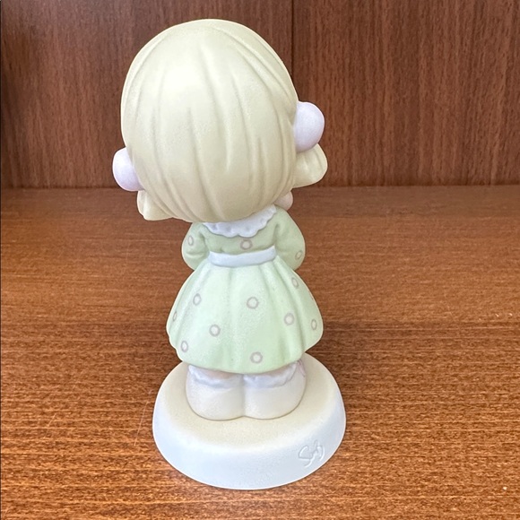Vtg. Enesco Precious Moments Figurine with Pastel Accents - Picture 2 of 4